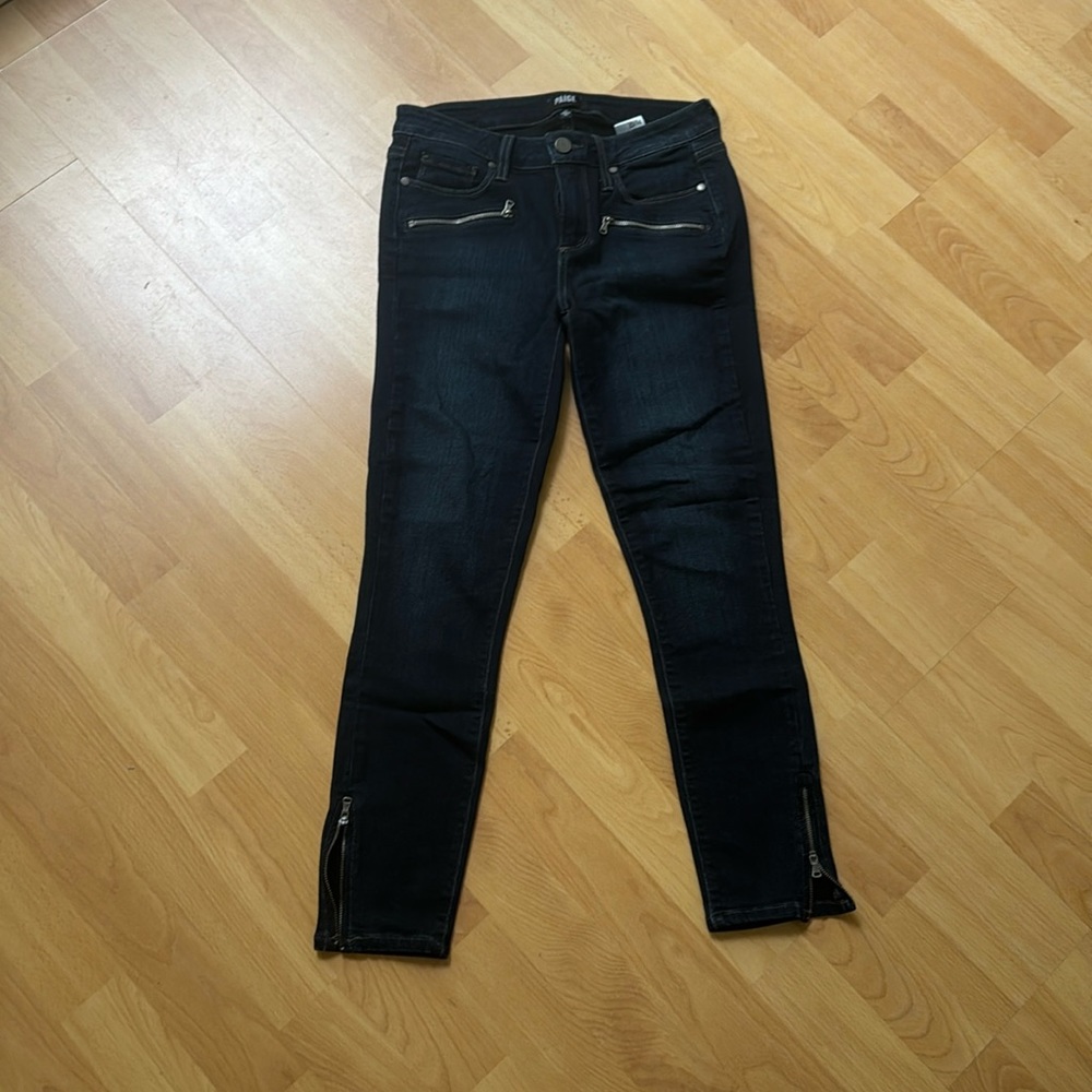 Jane Zip Crop